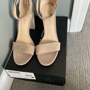 NEW Pelle Moda suede open-toed heels size 8. Box and original packaging.
